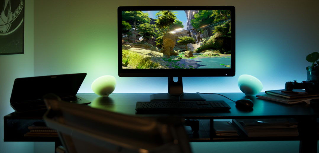 (c) Philips Lightning