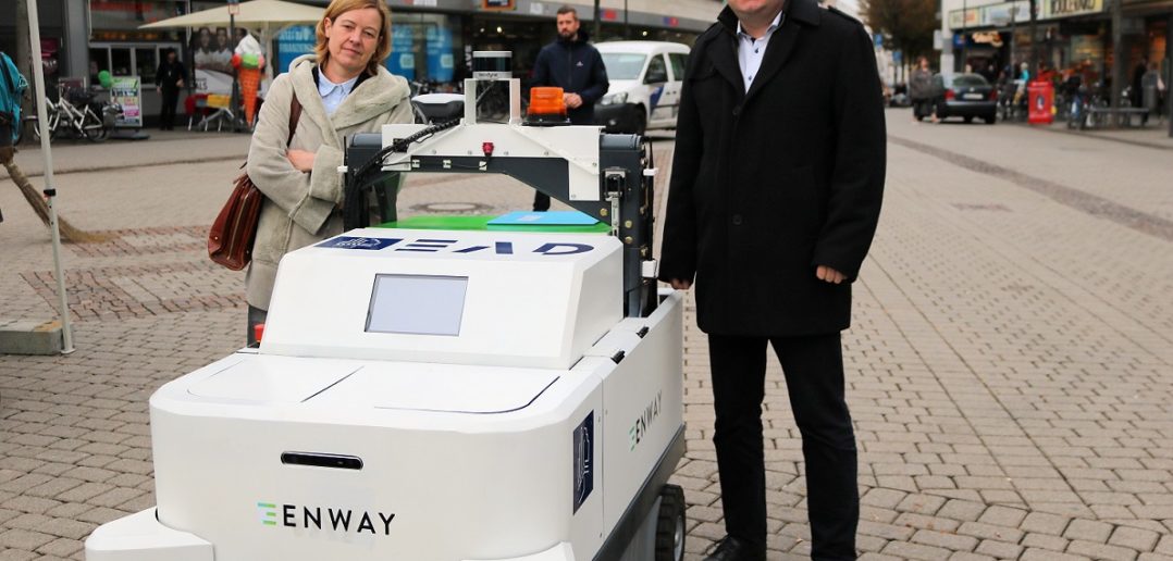 Foto: Stadtkämmerer André Schellenberg und die 1. Betriebsleiterin des EAD, Sabine Kleindiek © Wissenschaftsstadt Darmstadt/ Daniel Klose