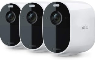 Arlo Essential Spotlight Kamera
