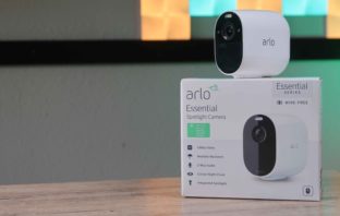 Arlo Essential Spotlight Cam