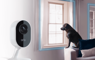 Arlo Essential Indoor Kamera