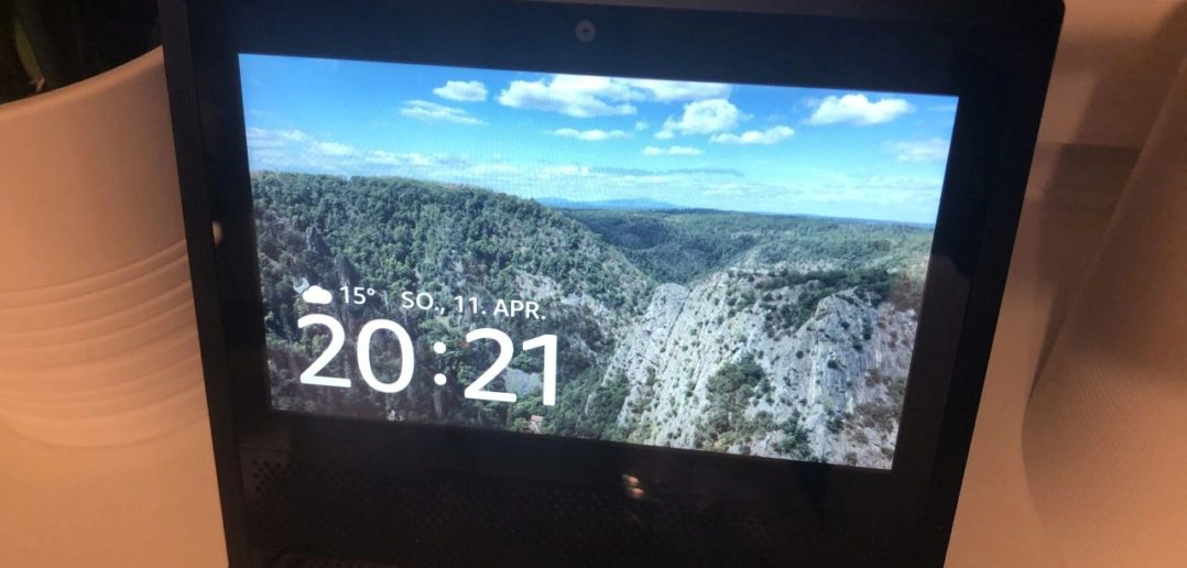 Echo Show Uhr groß