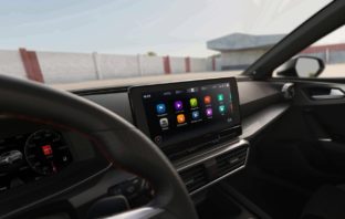 SEAT Expands Wireless Full Link across its renewed line up