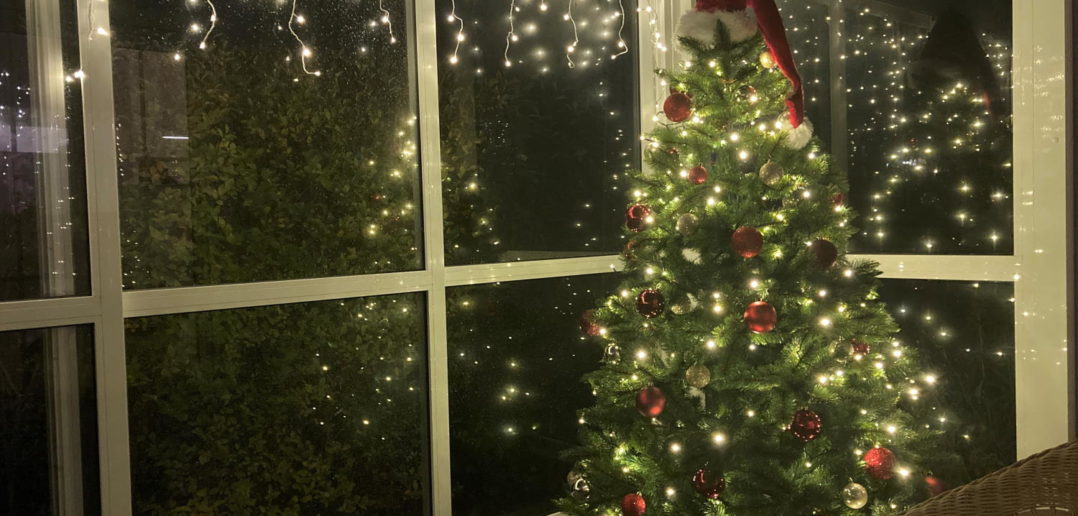 Smarte Weihnachtsbeleuchtung mit Alexa, Google Assistant & Co