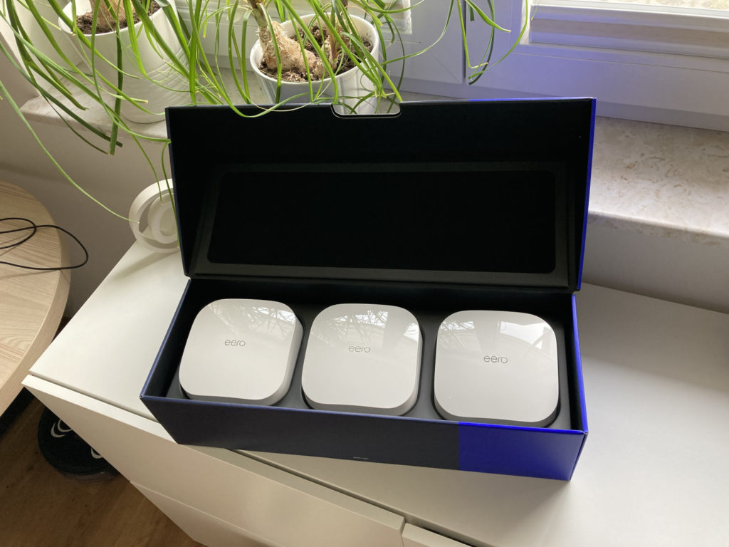 eero Pro 6 Set von oben - Hochglanz Oberfläche