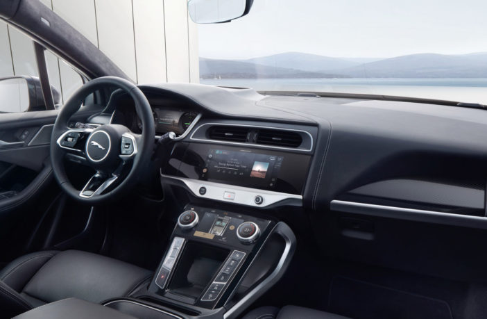 Amazon Alexa im Jaguar I-Pace