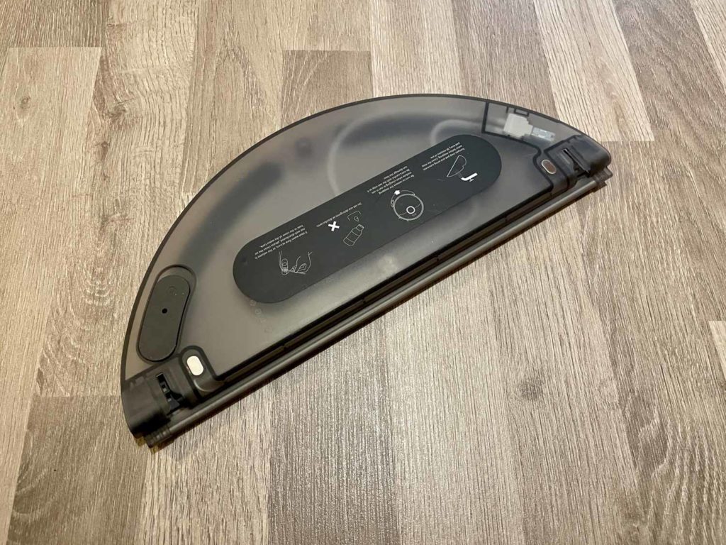 Der Wassertank hat eine Pumpe verbaut