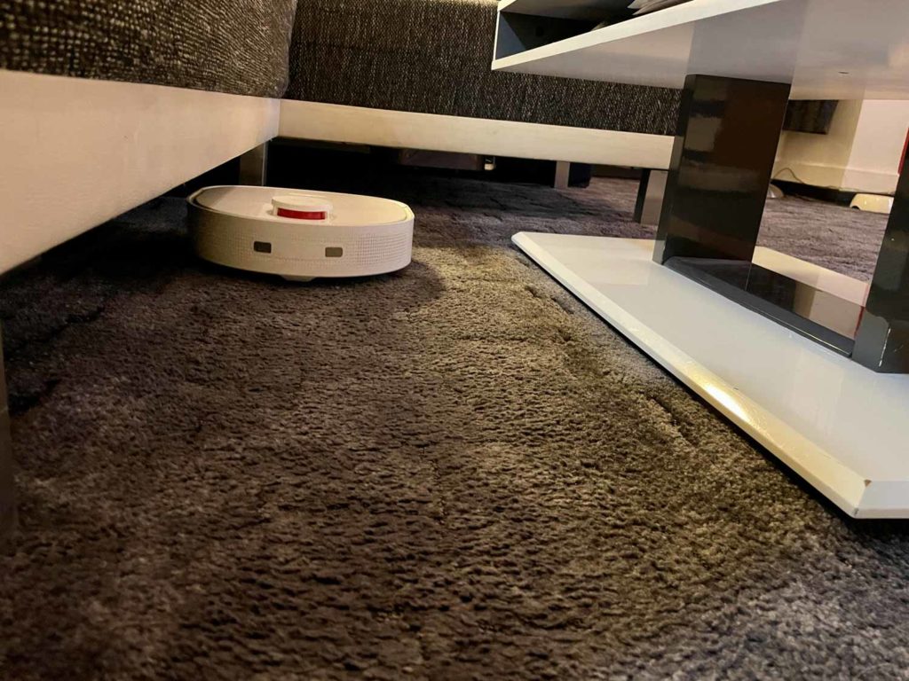 Das Wischen auf Teppich vermeidet der Dreame W10