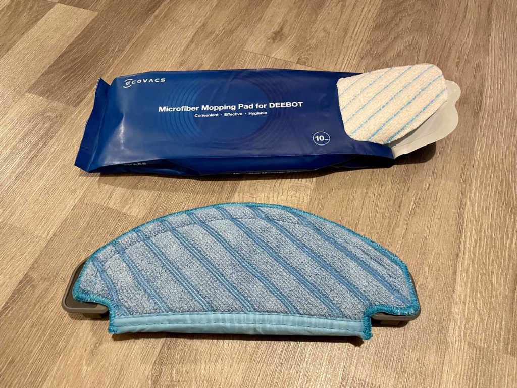 Die Wischplatte und die dazugehörigen Wischtücher