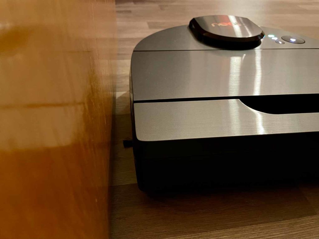 Er fährt oft zu weit von der Wand weg