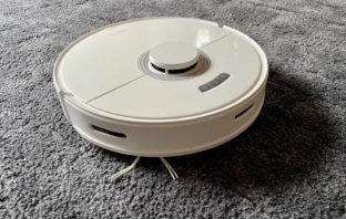 Der Roborock Q7 Max+ lässt sich über die Sprache steuern