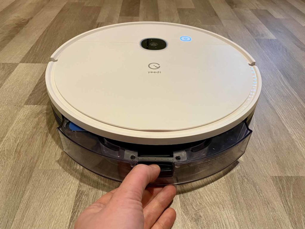 Der Wassertank wird am Heck entnommen