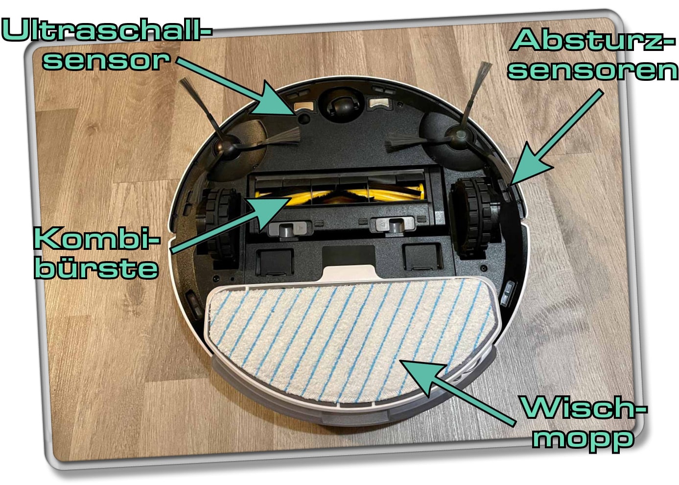 Auf der Unterseite des ECOVACS DEEBOT T9 kommen einem bekannte Sensoren entgegen. 
