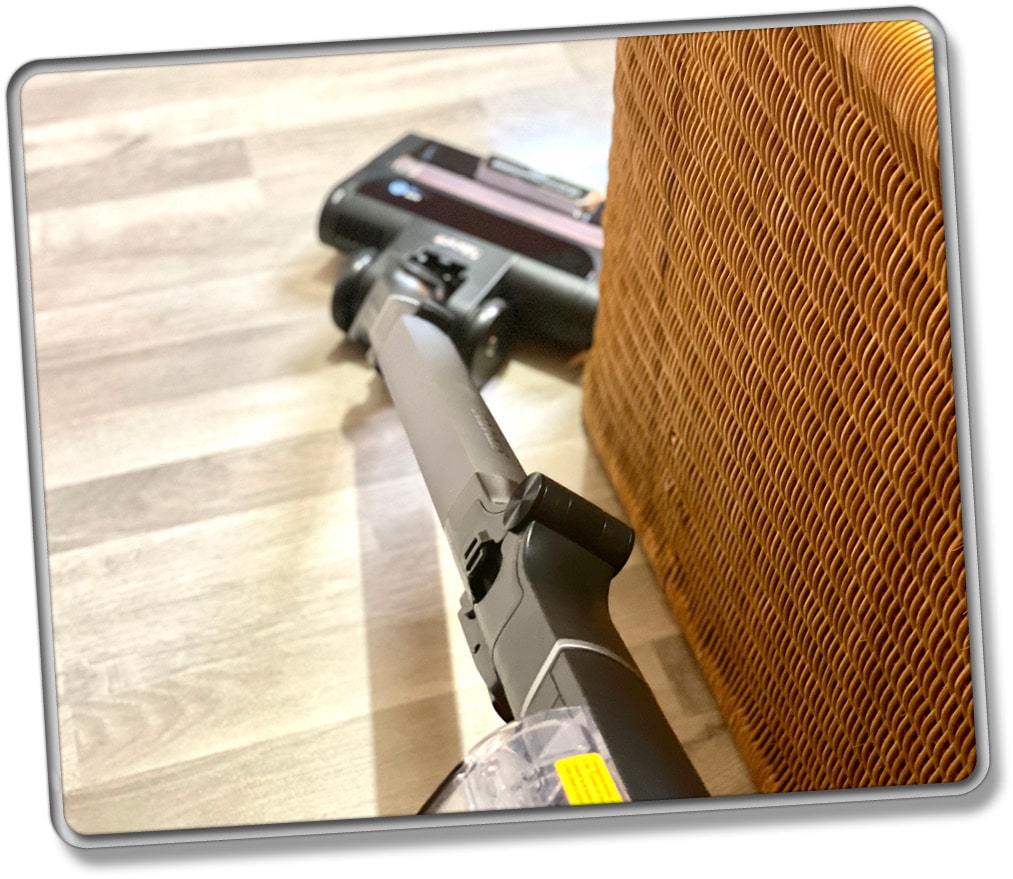 Das Gelenk der Bodendüse des Shark Stratos ist sehr wendig