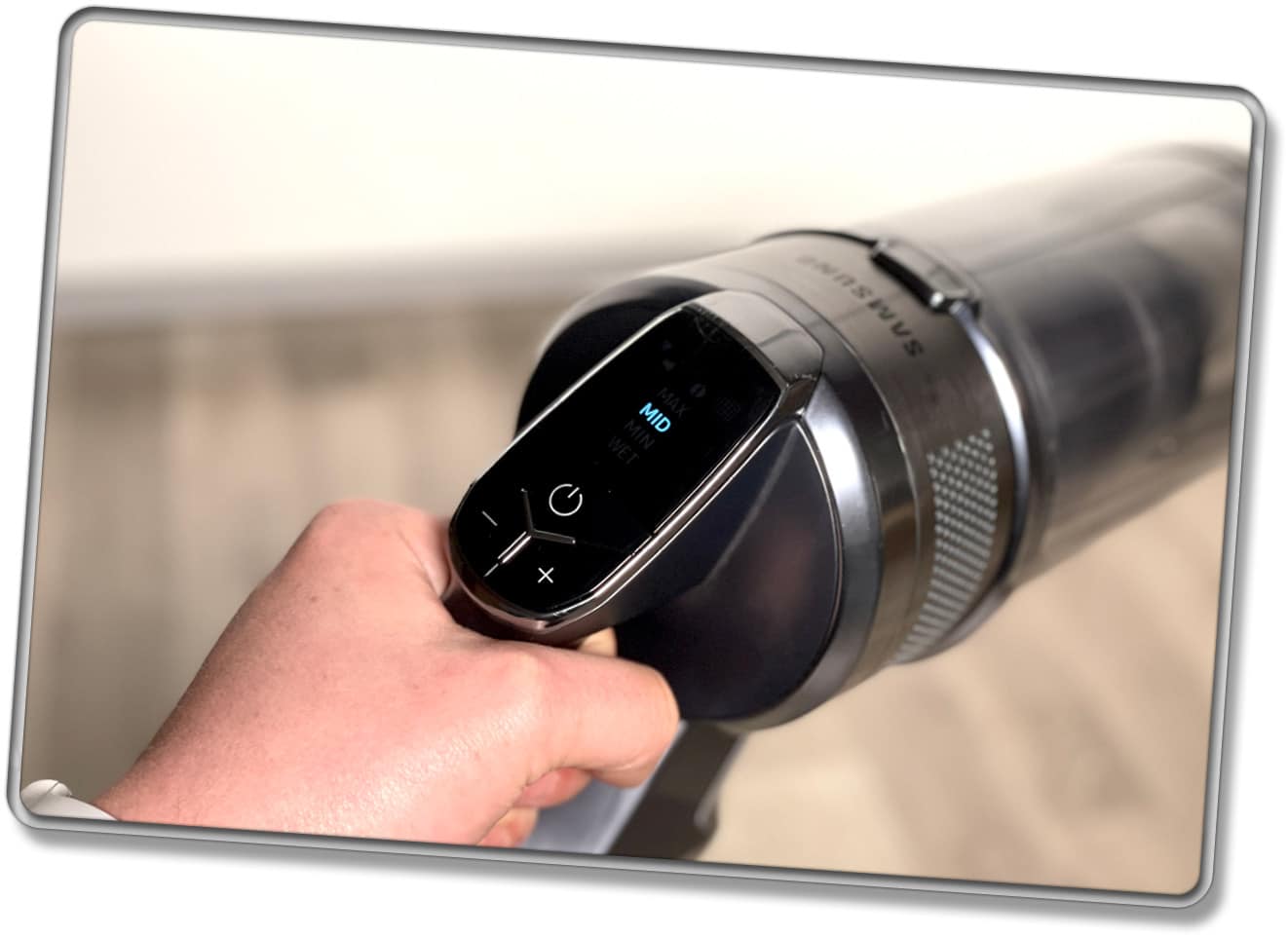 Das Display ist lediglich einfach gehalten und könnte ein wenig mehr Informationen preisgeben