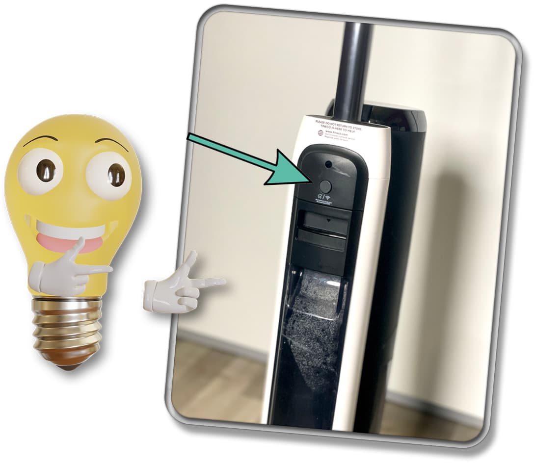 Auf der Rückseite gibt es einen Knopf, mit dem man das WLAN einstellen kann