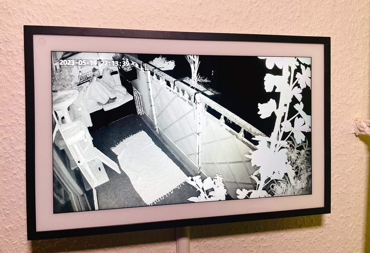 Bild der Owltron O1 auf einem Echo Show 15