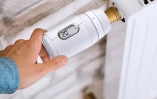 SALUS Controls Thermostat