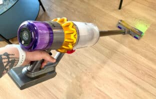 Dyson V15 detect Absolute - Wir haben das Spitzenmodell der Marke im Test!