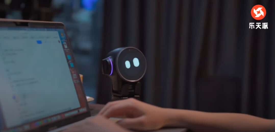 JoyfullRobotics Android-Desktop-Roboter