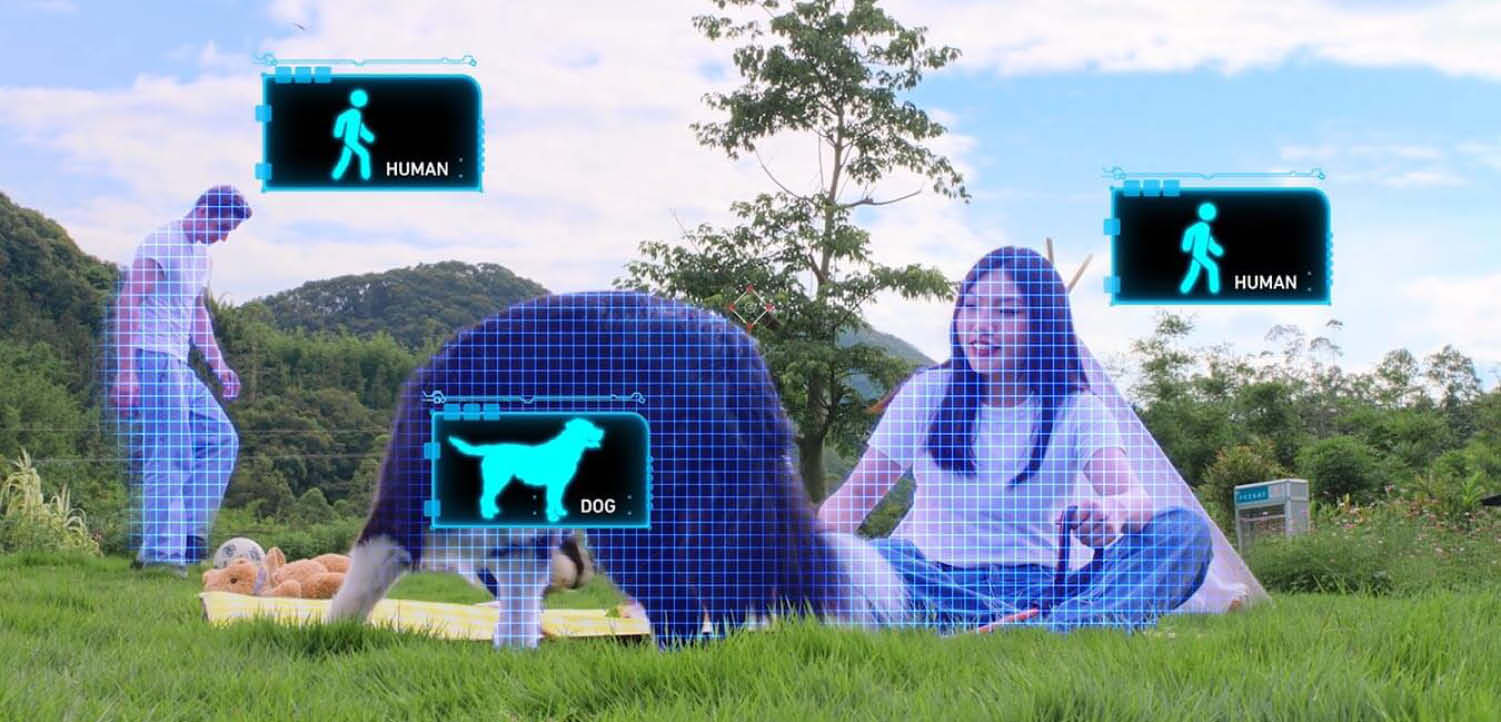 RoboUP Mähroboter - Künstliche Intelligenz sorgt dafür, dass Hindernisse erkannt und umfahren werden