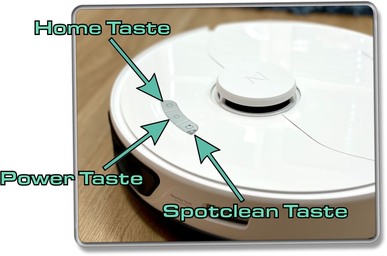 Roborock S7 Max Ultra - Mit diesen Tasten kannst du den Saugroboter manuell steuern.