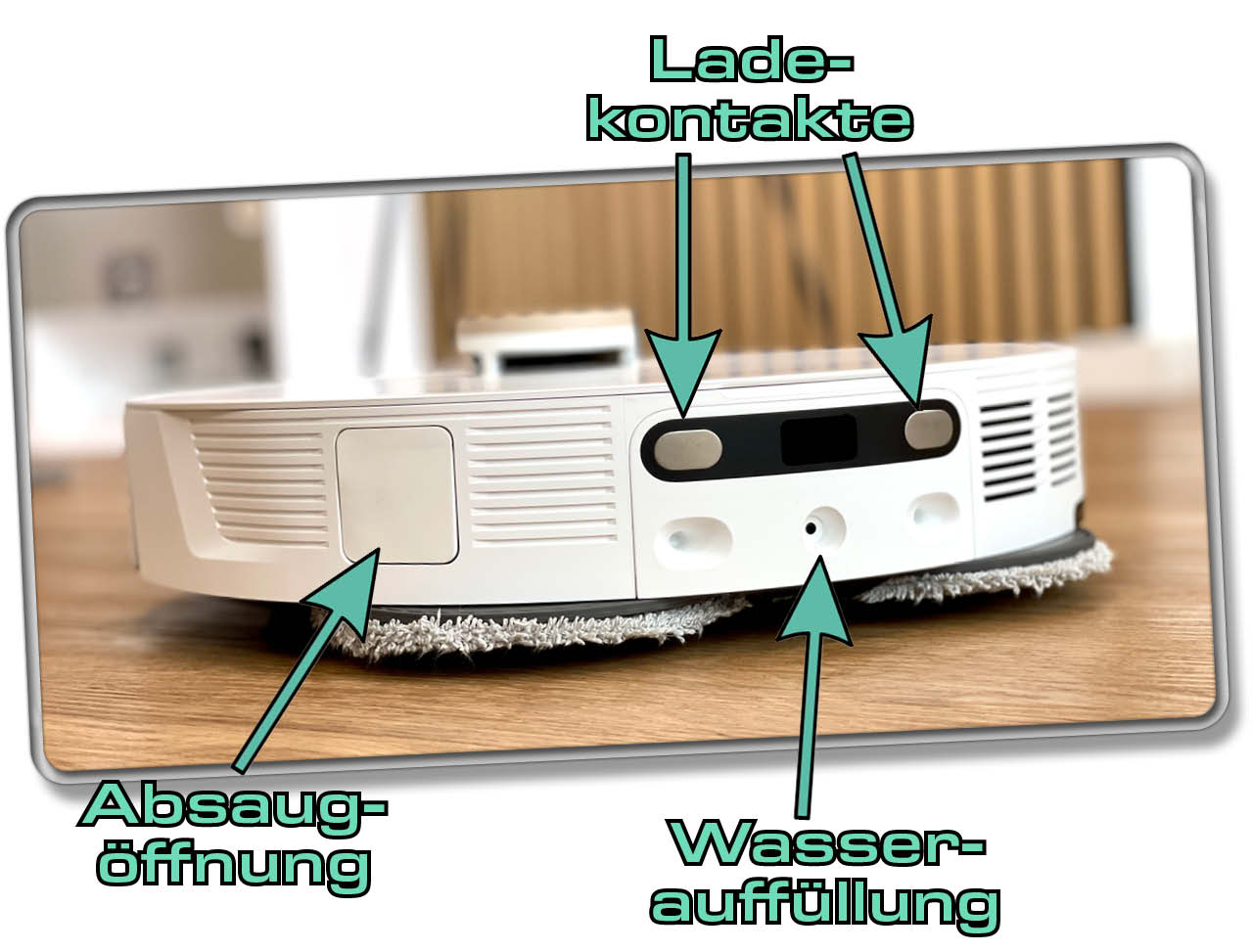 Am Heck des Dreame L20 Ultra befindet sich das Absaugloch und eine Öffnung für die Wassertankbefüllung