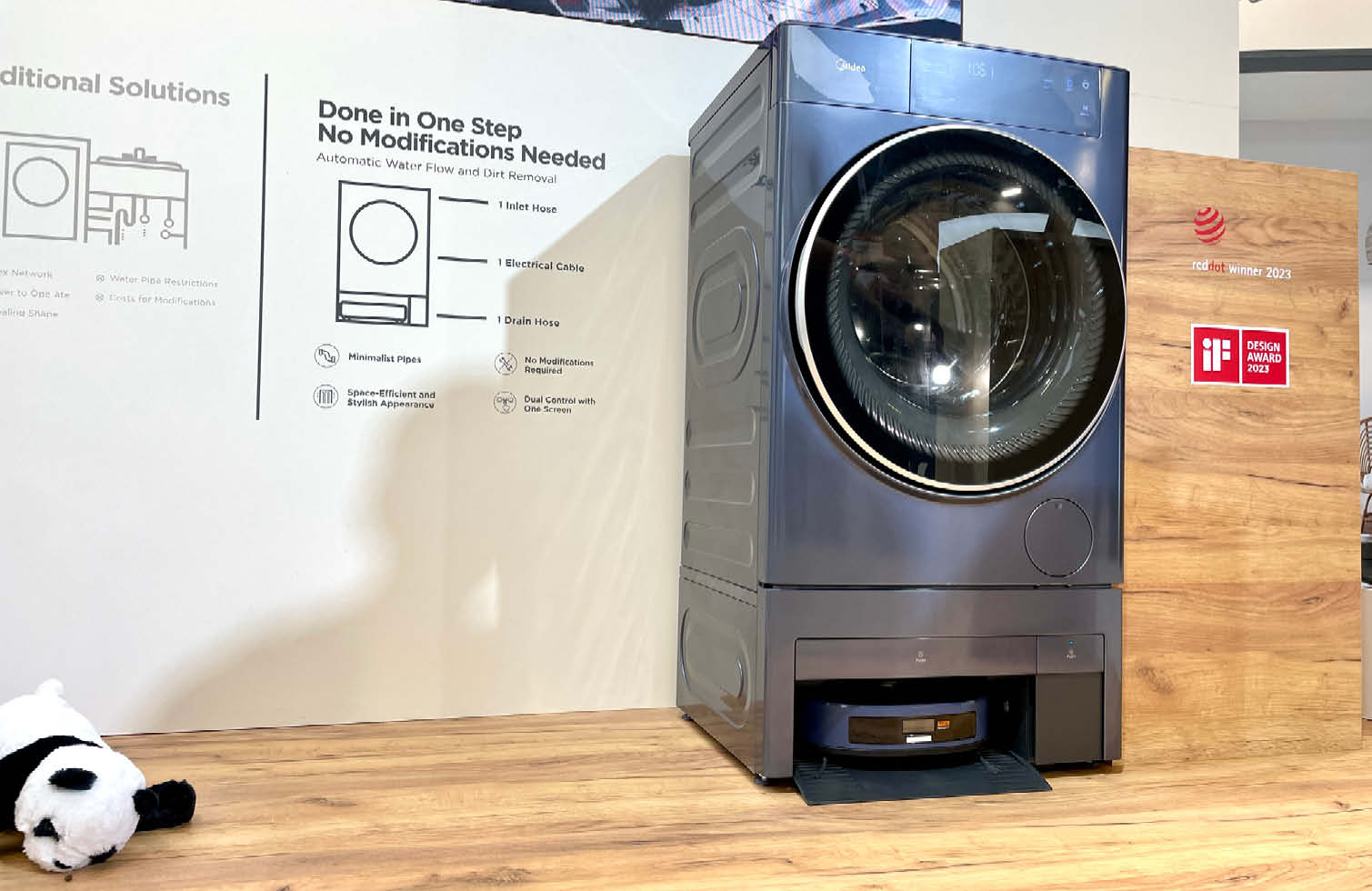 Midea zeigt Saugroboter:Waschmaschinenkombination