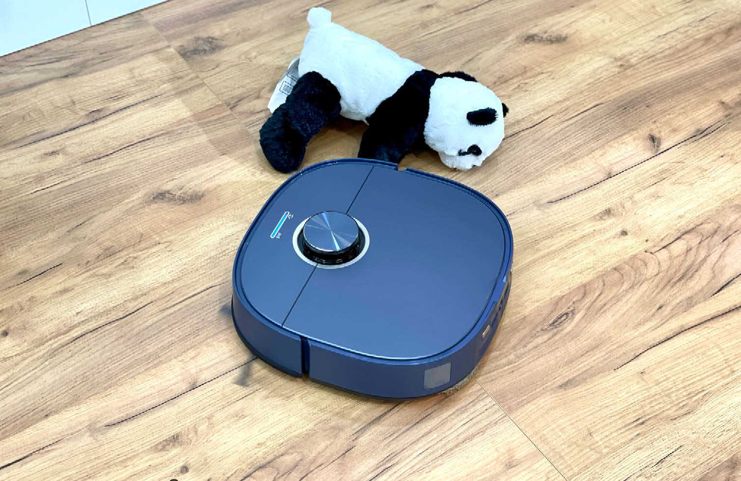 Midea zeigt Saugroboter:Waschmaschinenkombination