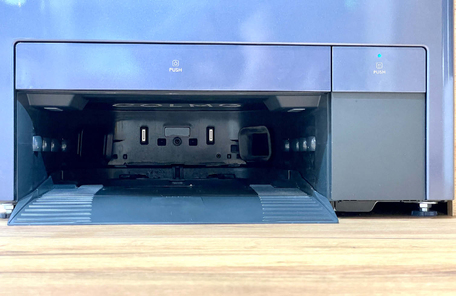 Midea zeigt Saugroboter:Waschmaschinenkombination