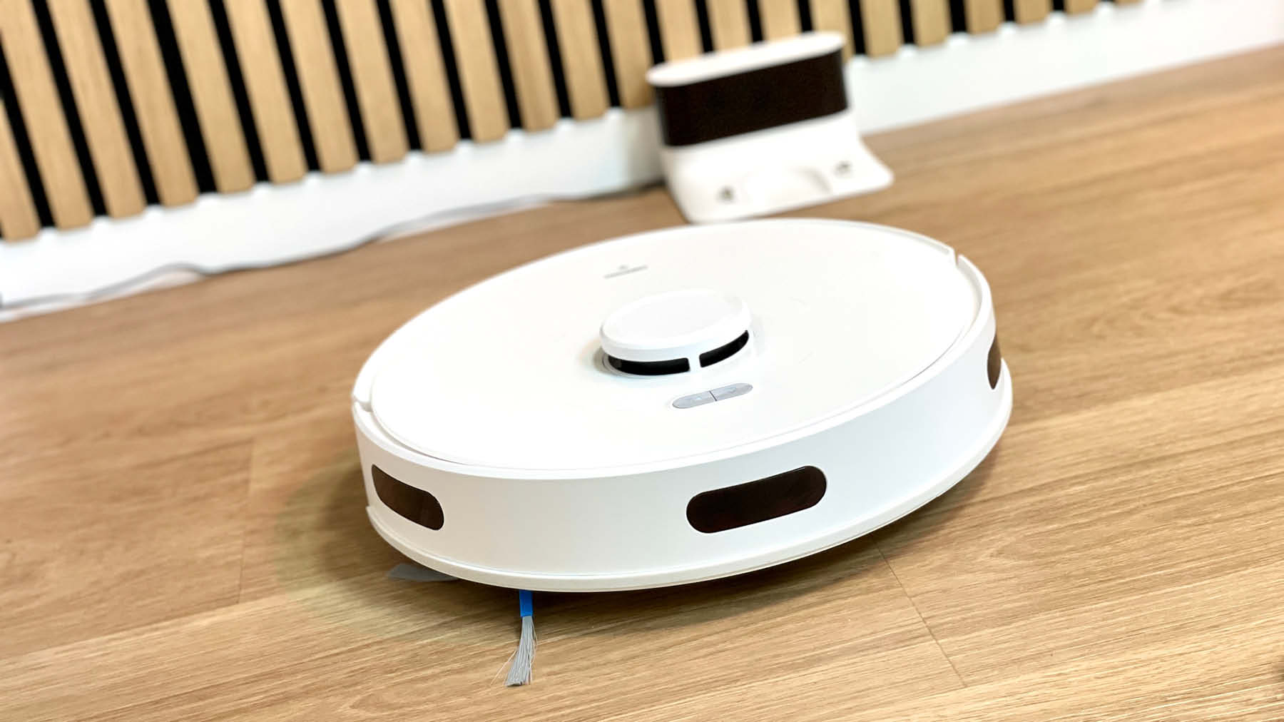 Medion X10 SW - Wir haben uns den neuen günstigen Saugroboter genau angeschaut!