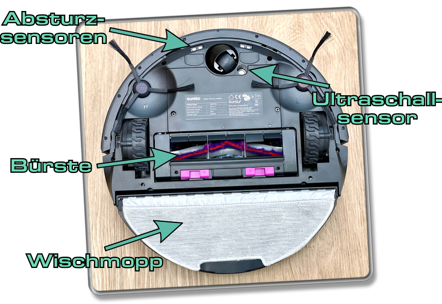 Auf der Unterseite des Eureka NER E10s befinden sich neben zahlreichen Sensoren auch eine neue gestaltete Bodenbürste