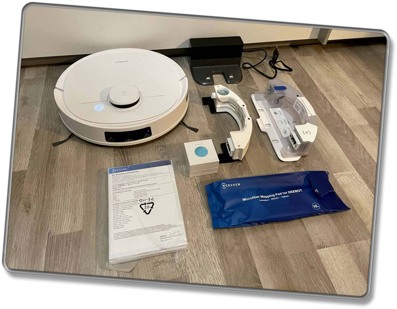 ECOVACS DEEBOT T9 - Der Lieferumfang ist durchaus angenehm groß bemessen.