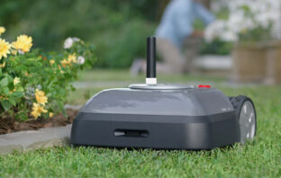 iRobot Terra Mähroboter