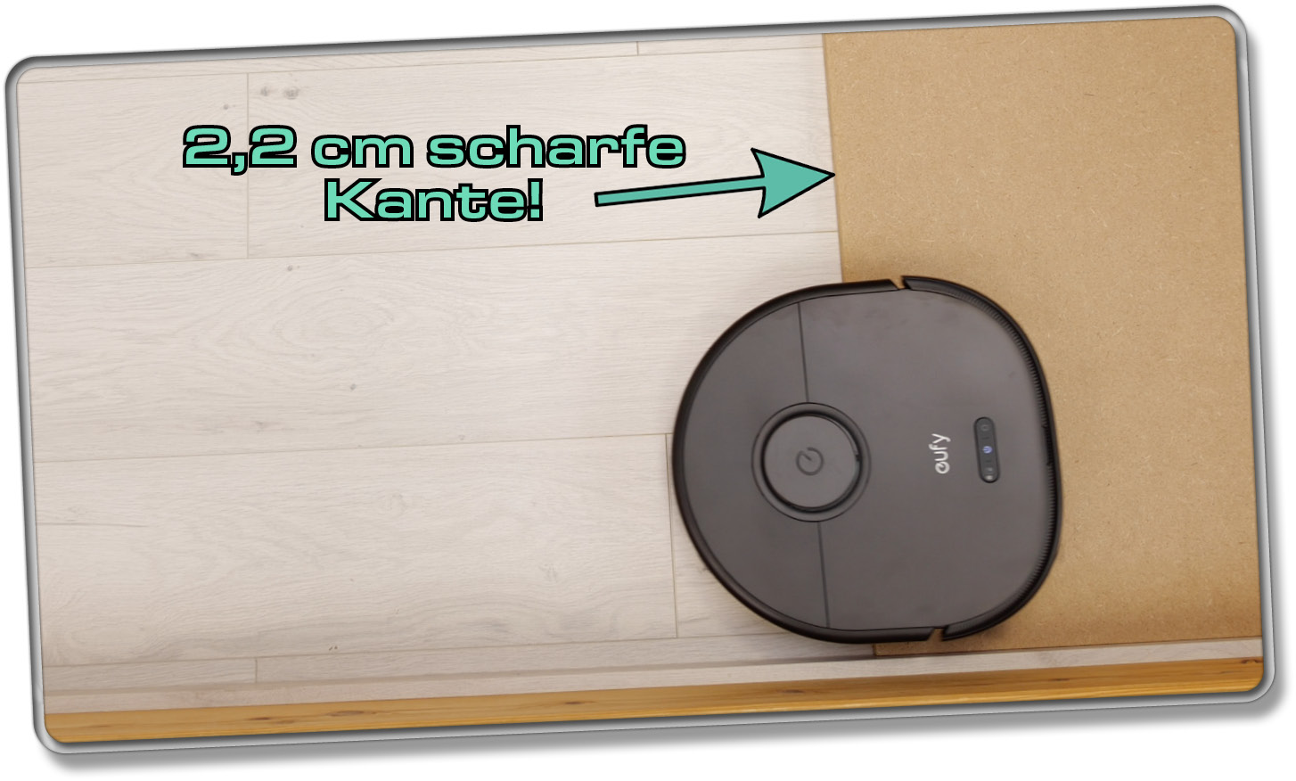 Im Test hat der eufy X10 Pro Omni eine scharfe Kante von 2,2 cm überwinden können