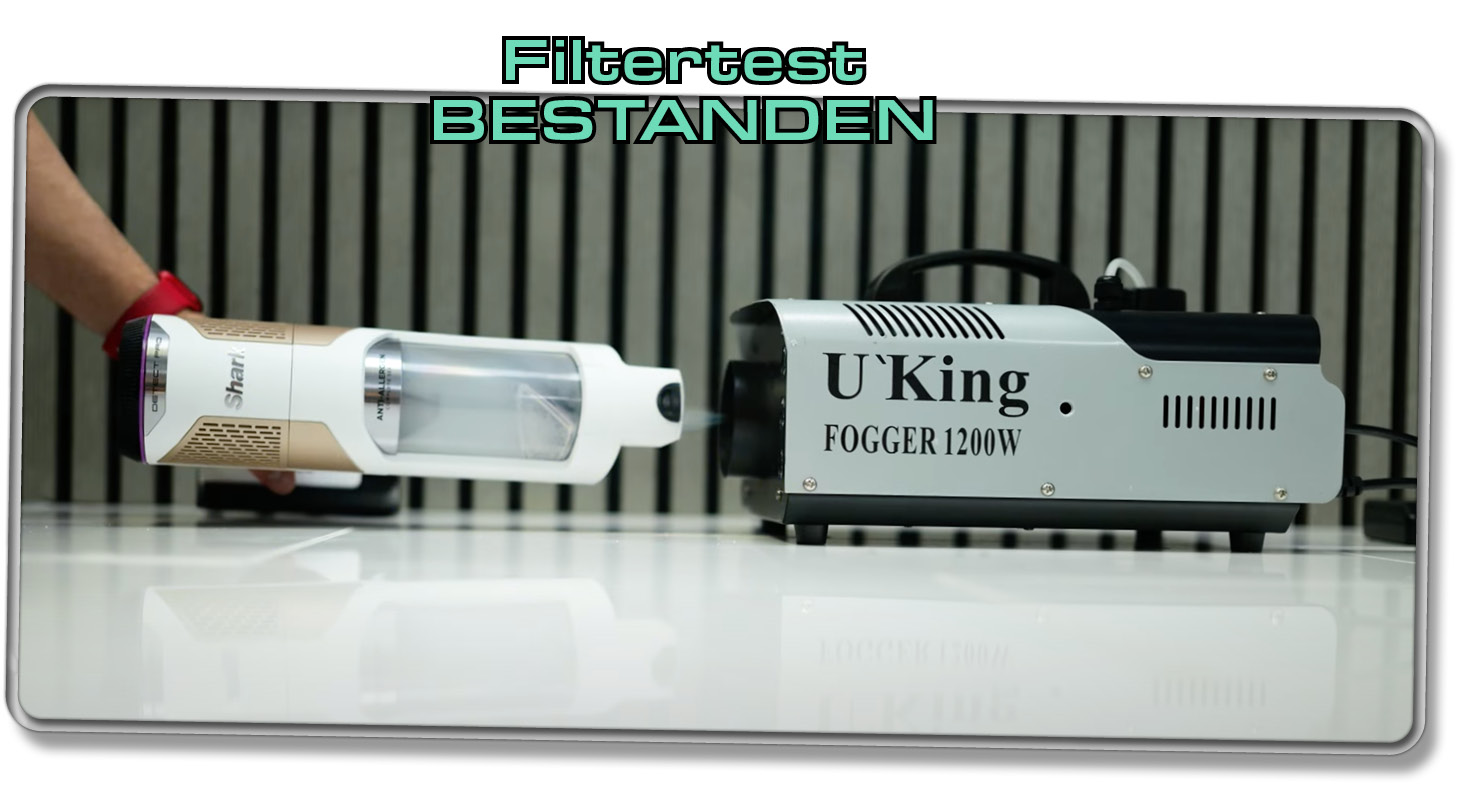 Beim Filtertest mit der Nebelmaschine, konnte der Shark Detect Pro alles im Gerät behalten.