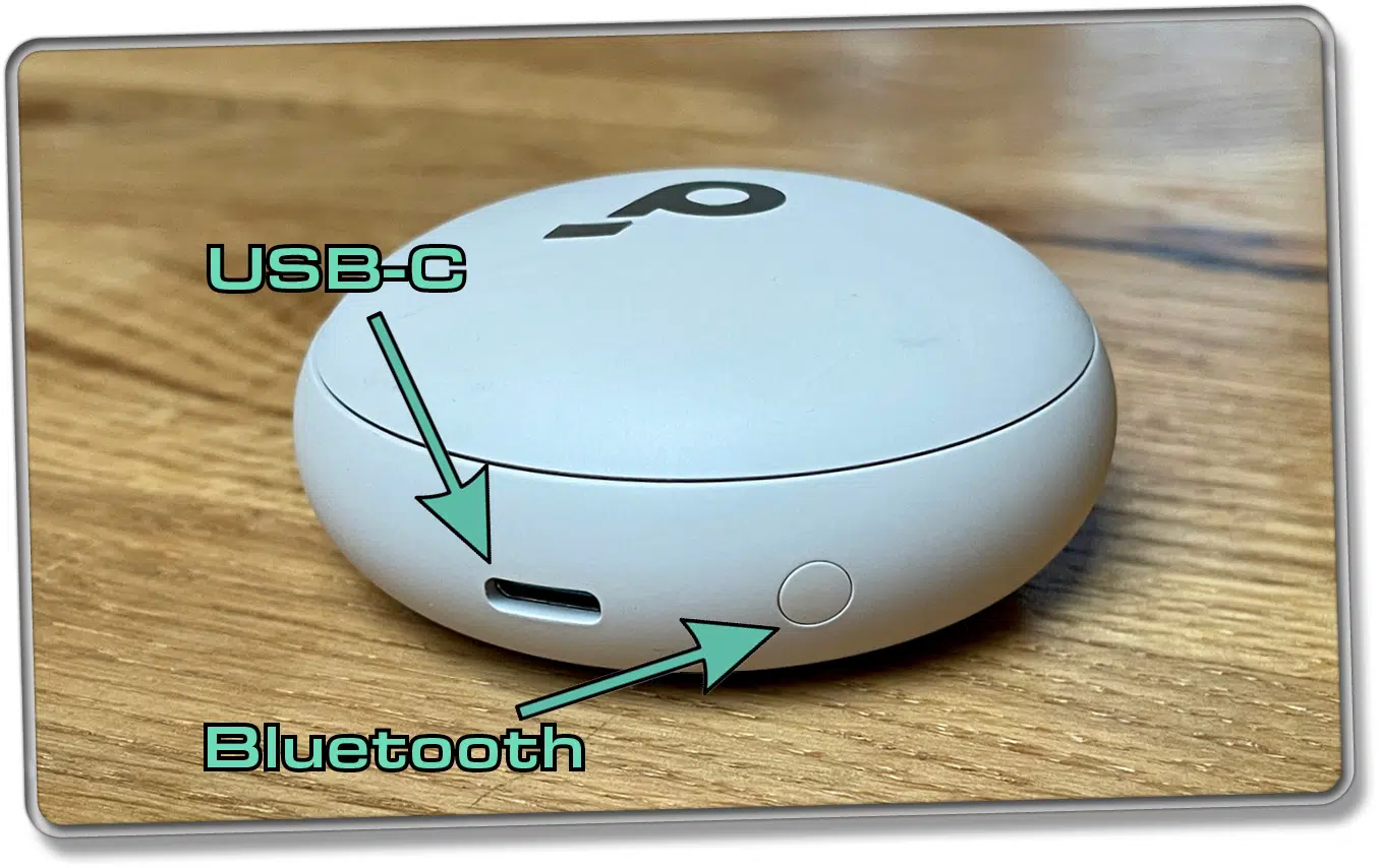 Die soundcore Sleep A20 Kopfhörer können via USB-C geladen werden