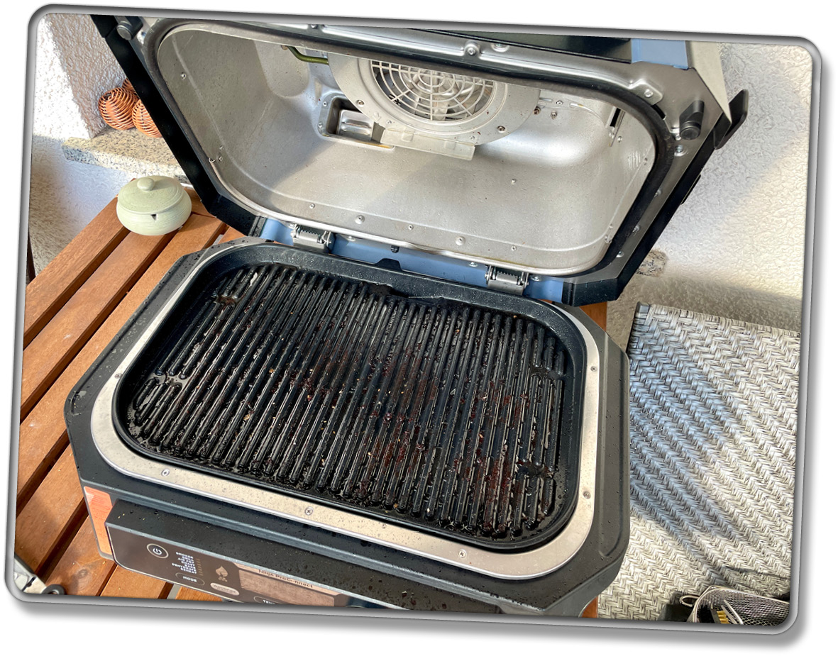 Die Grillplatte war nach den Burgerpattys stark verschmutzt