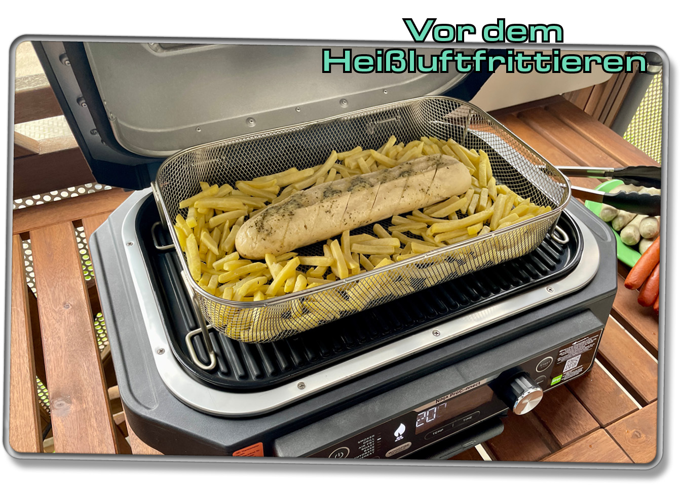 Wir haben Pommes und Kräuterbrot mit der Heißluftfrittierfunktion zubereitet