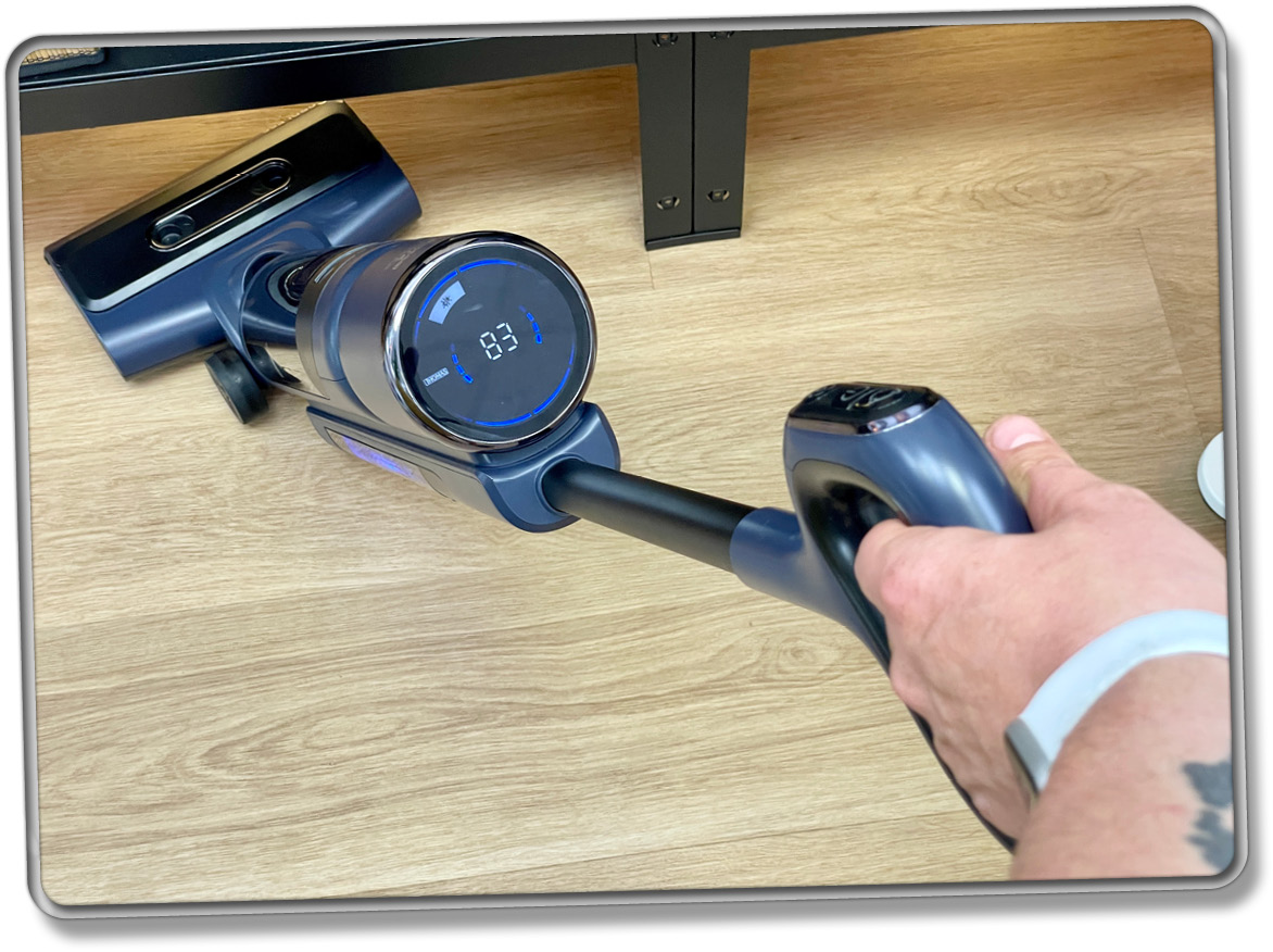 Wir haben uns den Umgang mit dem Thomas Aqua FloorCleaner Plus angeschaut