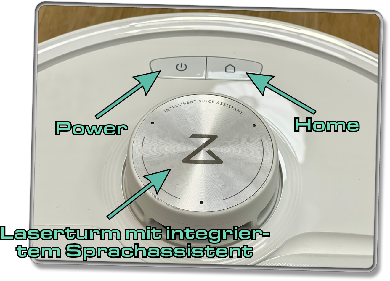 Über diese Tasten, die sich vor dem Laserturm befinden, kann man den Roborock Qrevo Master manuell steuern