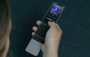 Unfolded Circle Remote 3