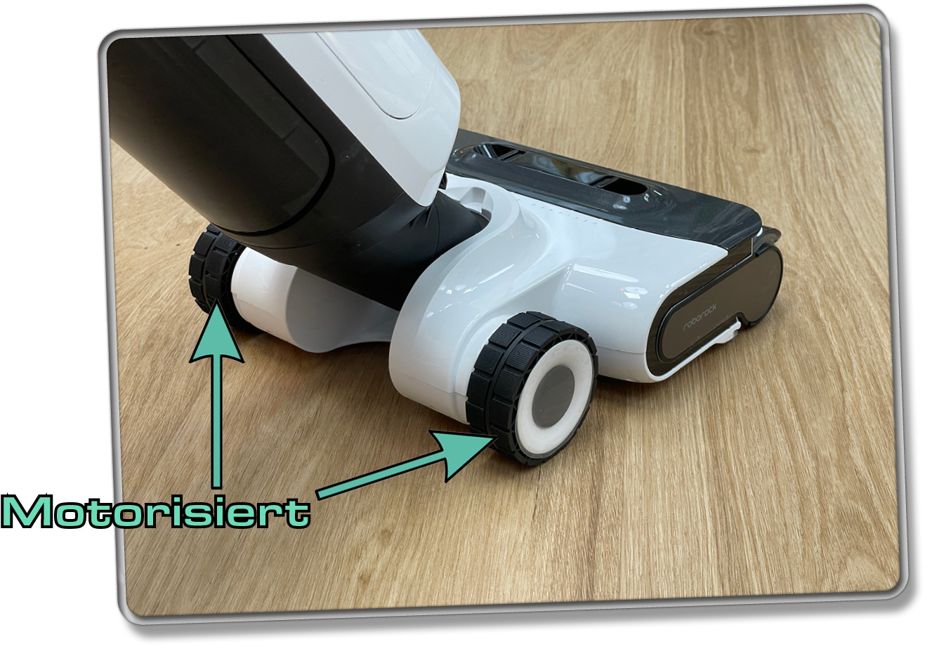 Die Räder des Roborock Flexi Pro sind motorisiert und helfen bei der Führung