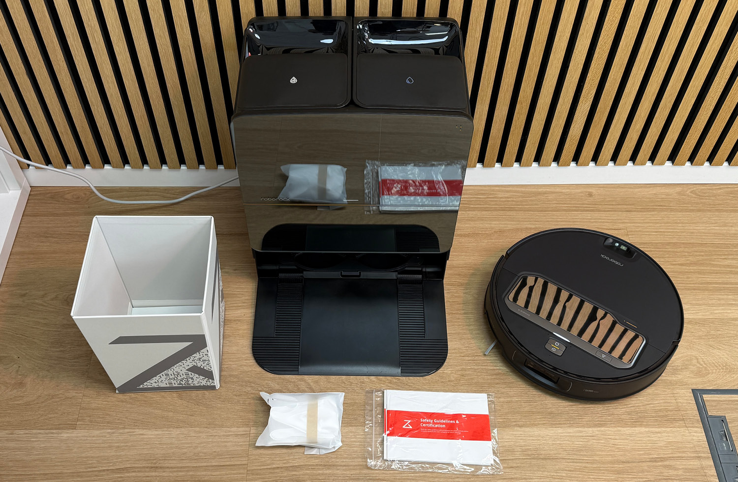 Das ist der Lieferumfang des Roborock Saros Z70