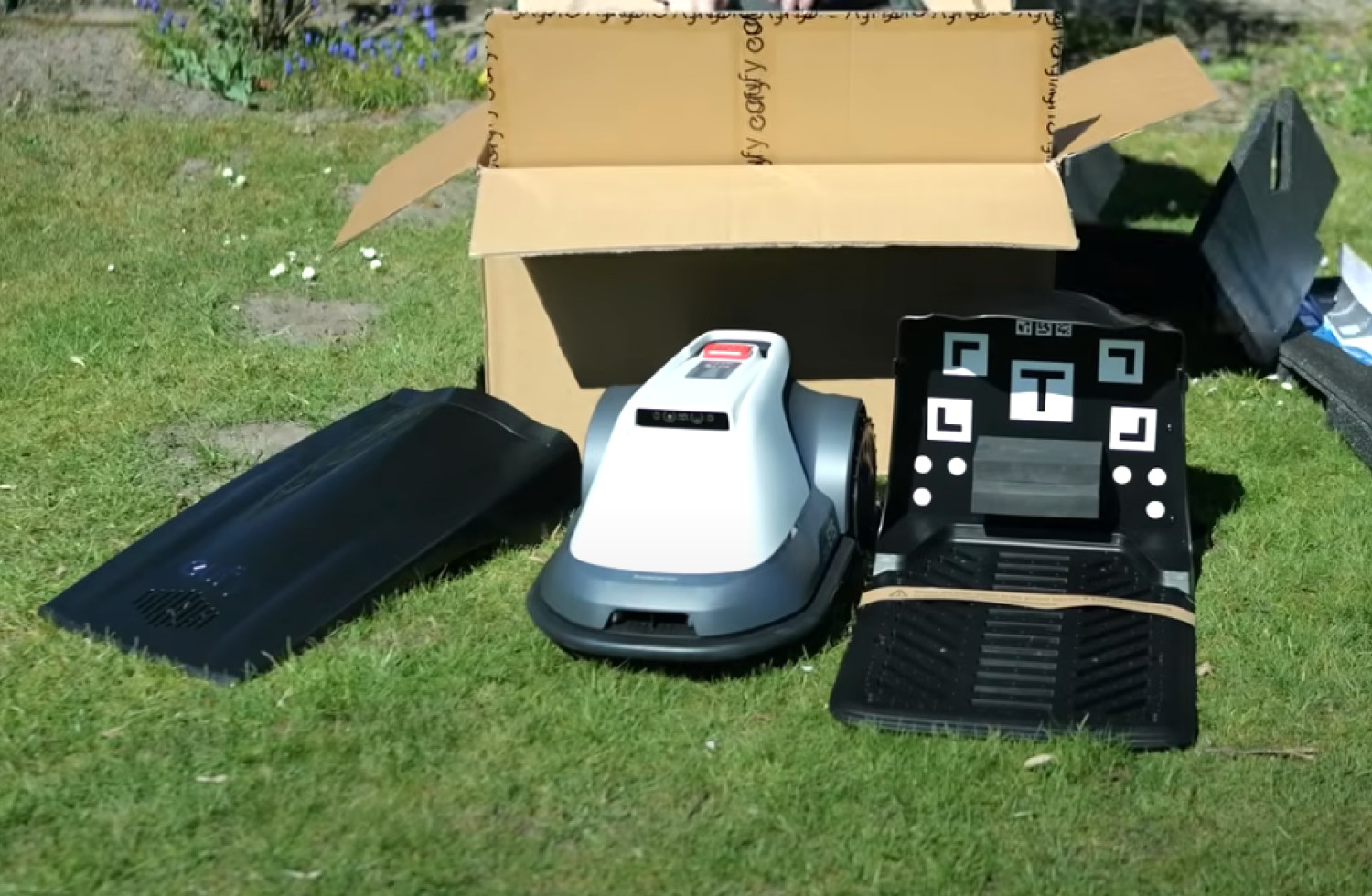 Das ist der Lieferumfang des eufy E15 Mähroboters