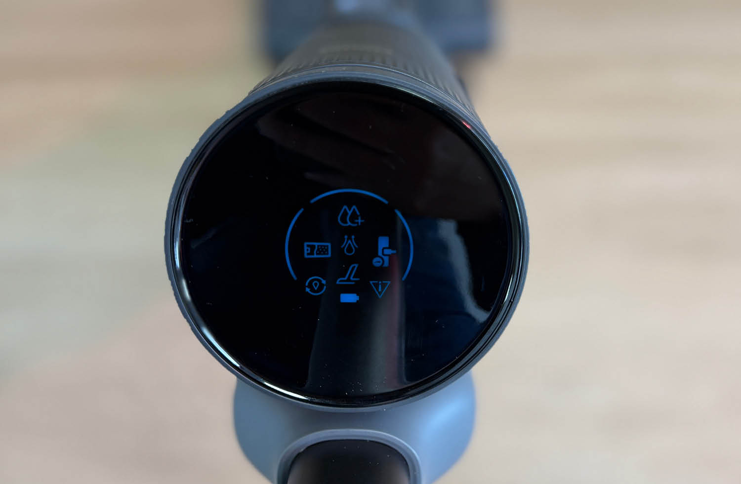 Der Display des Philips AquaTrio 7000 Cordless