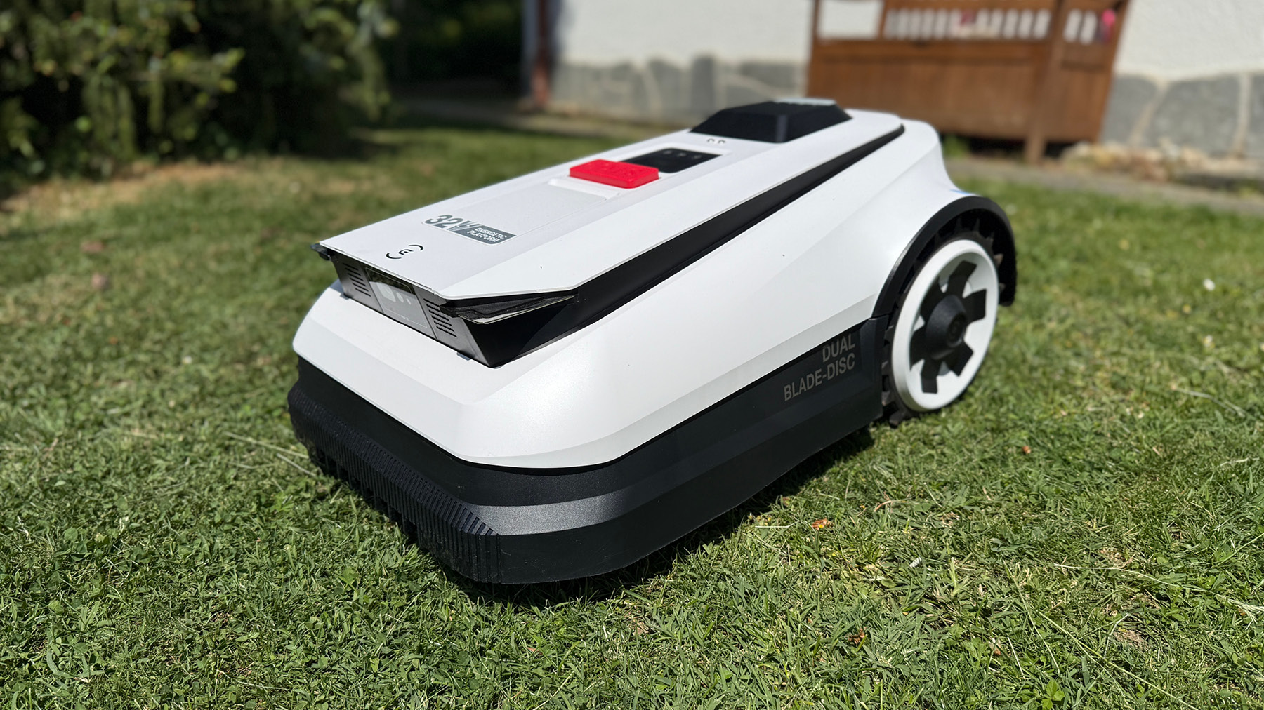 Der neue ECOVACS GOAT A1600 RTK im TEST