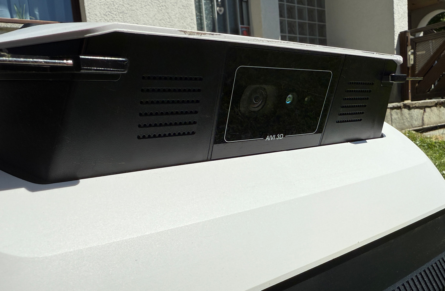 Die AIVI 3D-Technologie des ECOVACS GOAT A1600 RTK erkennt automatisch Hindernisse