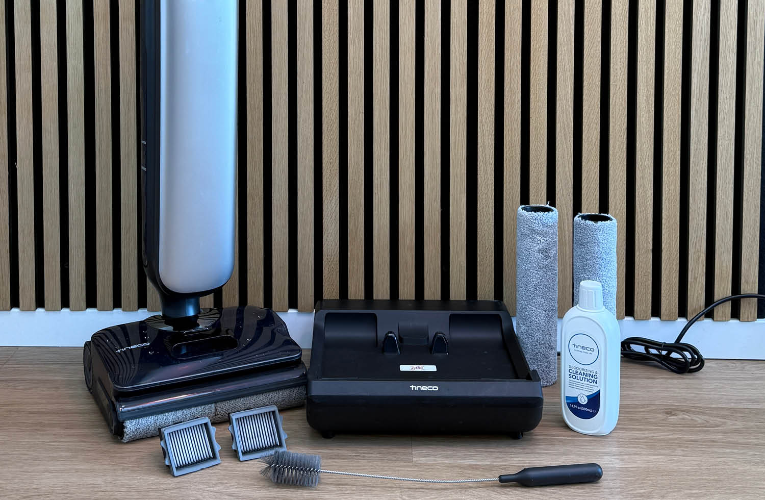 Hier seht ihr einmal den Lieferumfang des Tineco One Floor S9 Artist