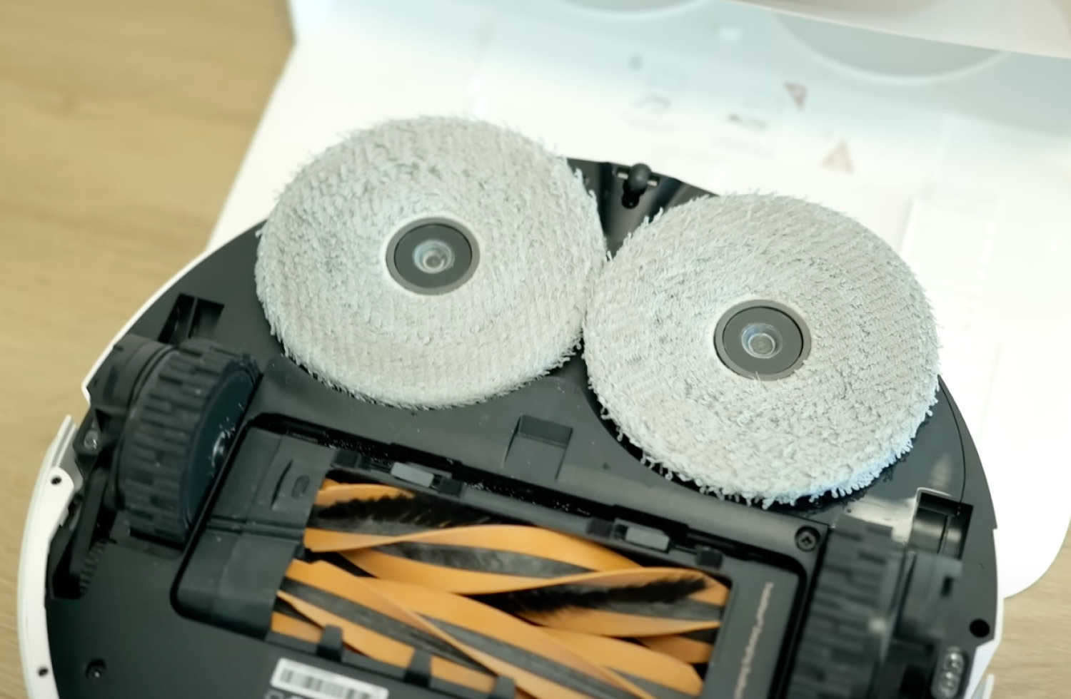 Nach der Moppwäsche sehen die Wischmopps wieder schön sauber aus